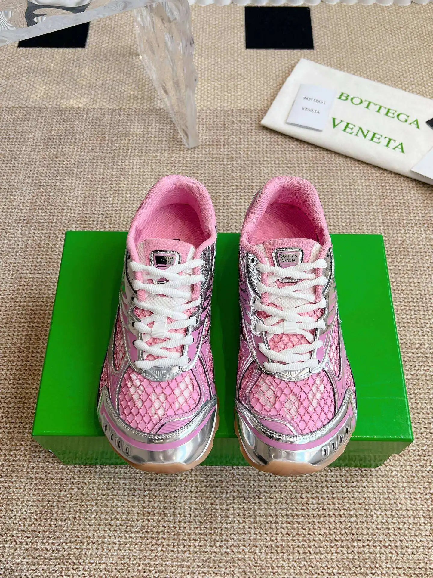 Product Fashion Sneakers for Men and Women Bott New Designer Ega High Quality Lighted Lace-Up New Toe Style BV Shoes