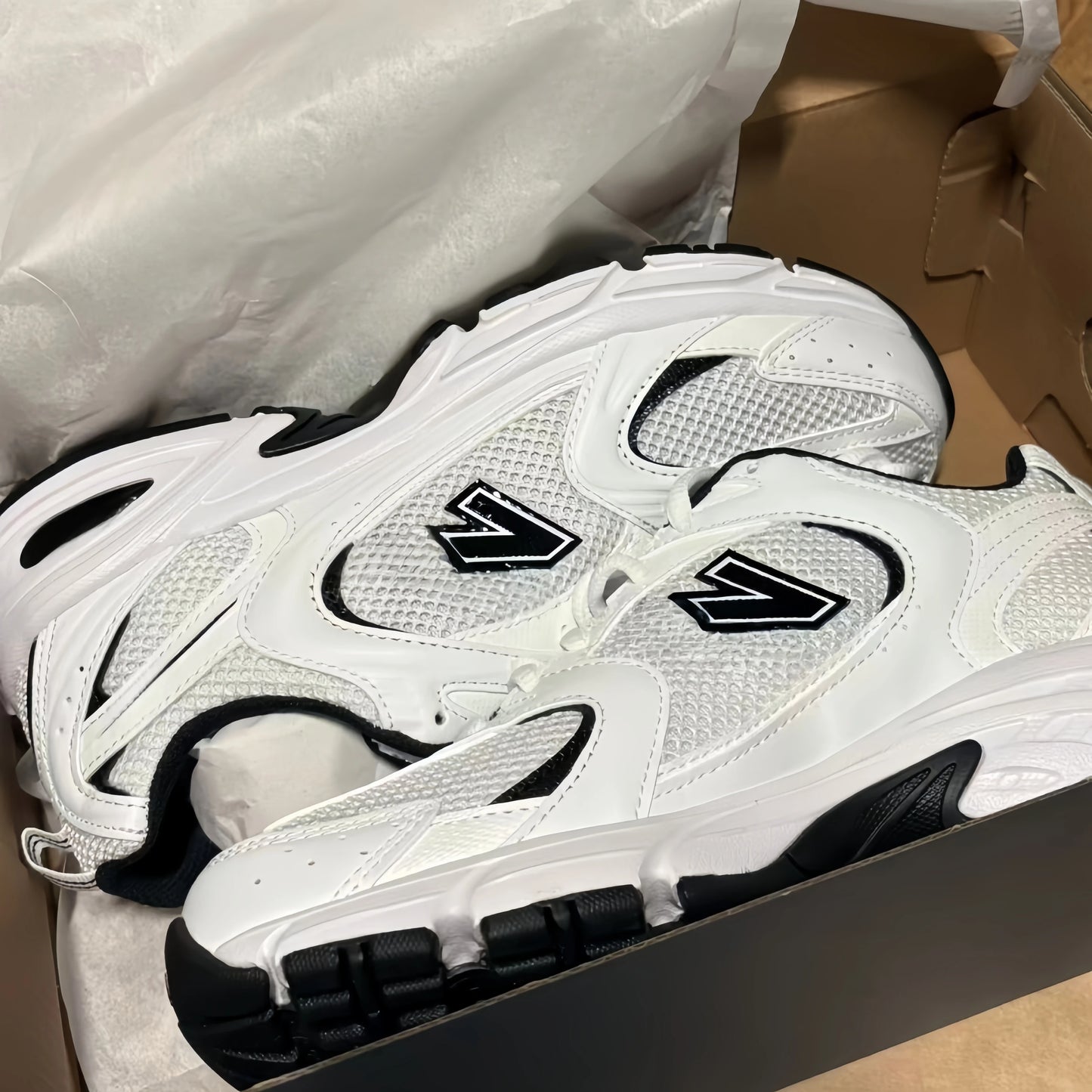 High Quality New Stylish Unisex Balanced Shoes 530-Model WR74O-5 Trendy Breathable Walking-Style Running Loafers