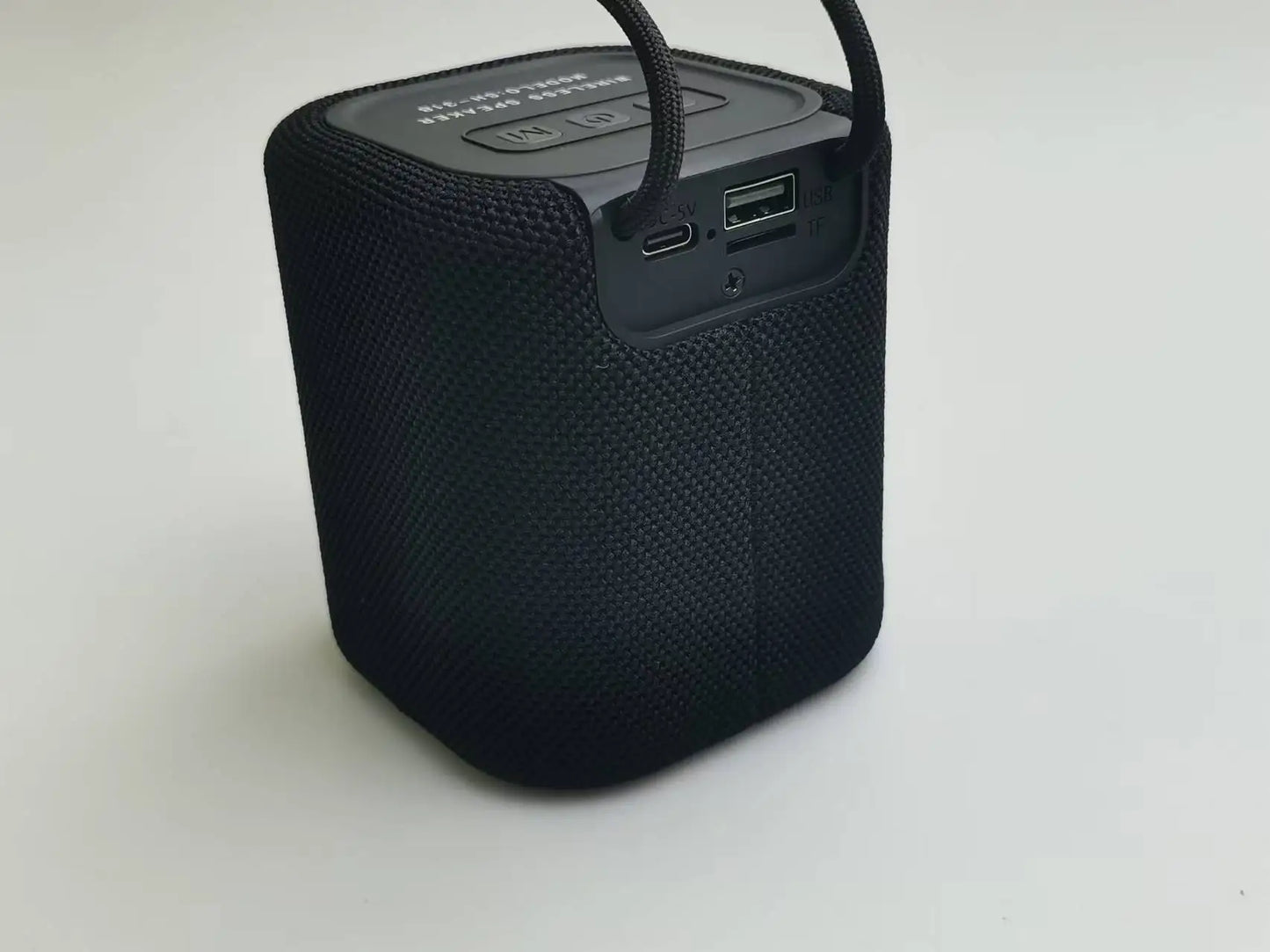 Low Price Wholesales Speaker Box Party bluetooth Speakers Video Player  Wireless Portable   Bass Speaker With RGB Light