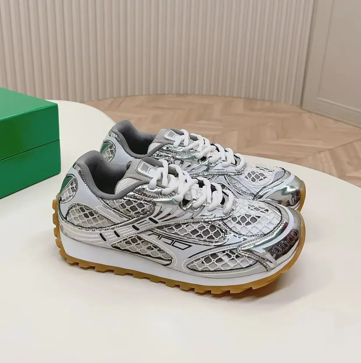 Product Fashion Sneakers for Men and Women Bott New Designer Ega High Quality Lighted Lace-Up New Toe Style BV Shoes